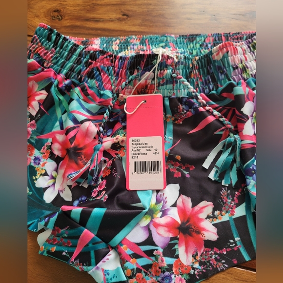 NWT Seafolly Girls Size 10 Floral Cover-up Shorts - Picture 2 of 3